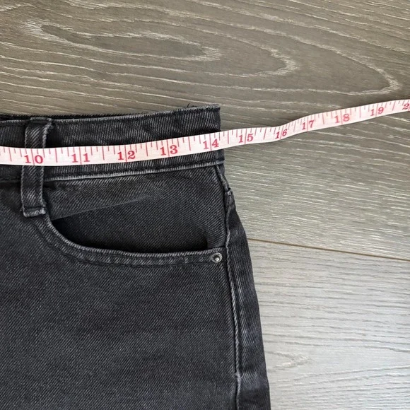 Zara Women Size 4 Black High Rise Raw Hem Cut Off Denim Shorts 3" Inseam Grunge - Picture 8 of 8